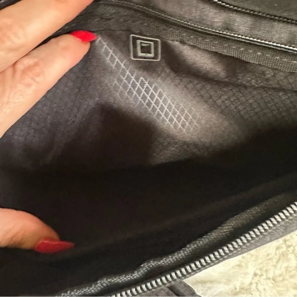 Samsonite Modern Utility Computer Laptop Messenger Travel Bag Dark Charcoal Gray